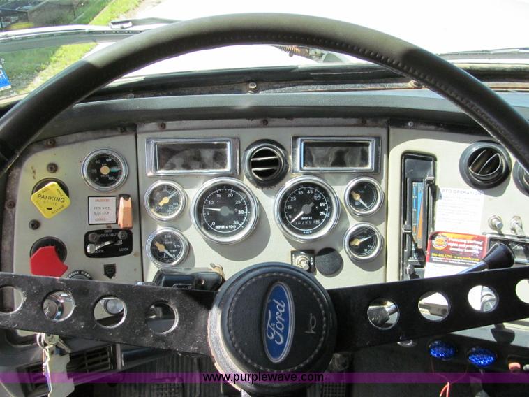 image for item C2502 1994 Ford Aero Max L9000 dump truck