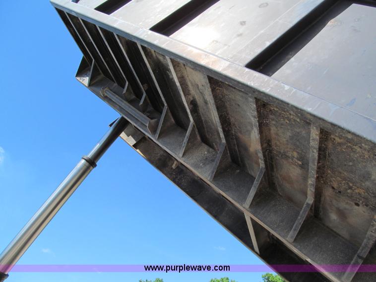 image for item C2502 1994 Ford Aero Max L9000 dump truck