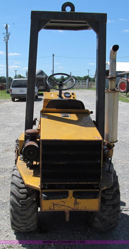 image for item C2503 Corniver CT40S articulating vibratory pad foot roller