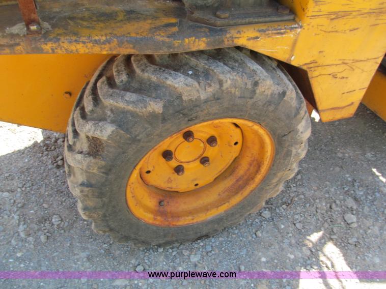 image for item C2503 Corniver CT40S articulating vibratory pad foot roller