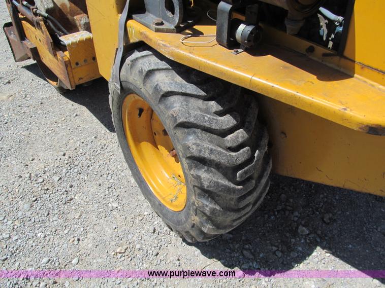 image for item C2503 Corniver CT40S articulating vibratory pad foot roller