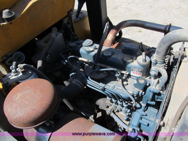 image for item C2503 Corniver CT40S articulating vibratory pad foot roller