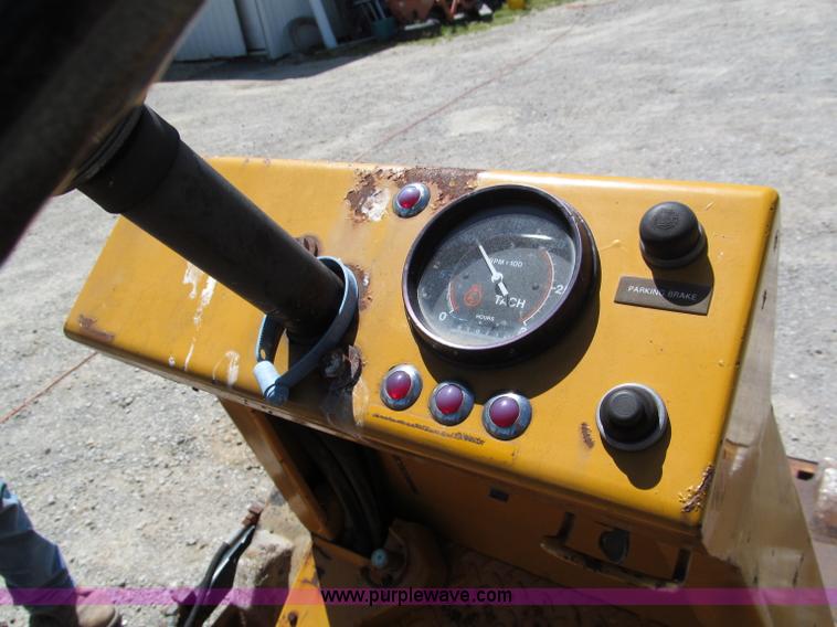 image for item C2503 Corniver CT40S articulating vibratory pad foot roller