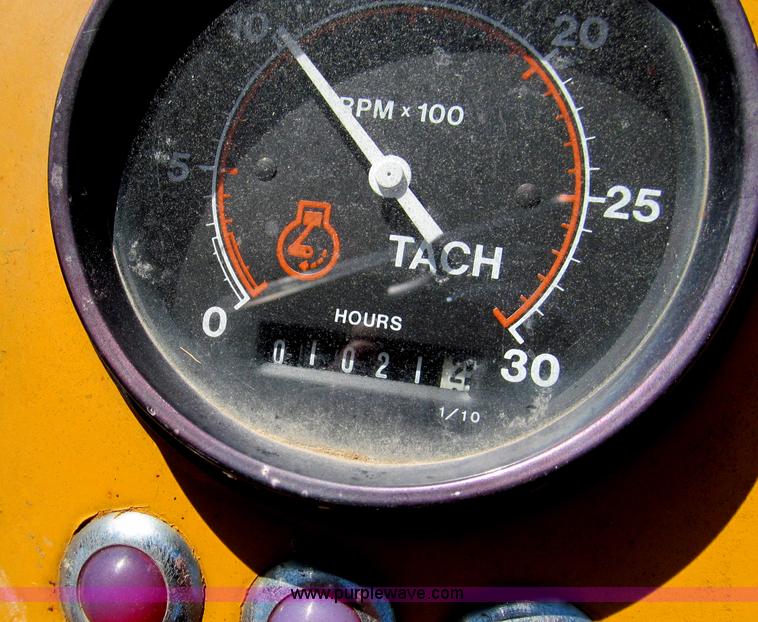 image for item C2503 Corniver CT40S articulating vibratory pad foot roller