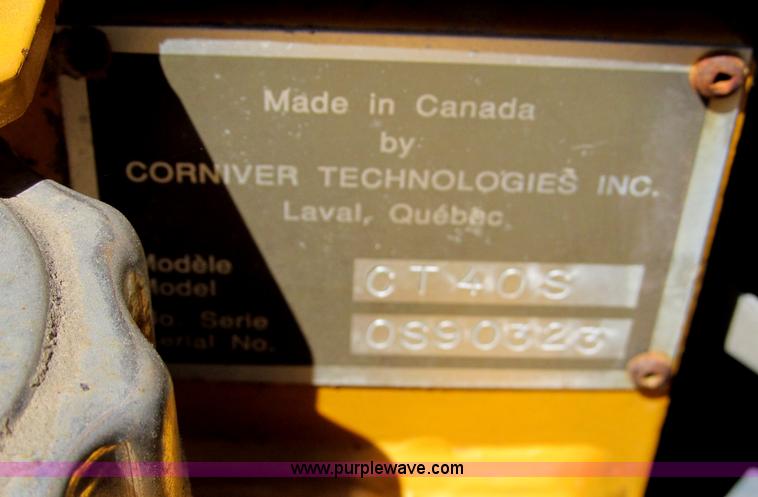 image for item C2503 Corniver CT40S articulating vibratory pad foot roller