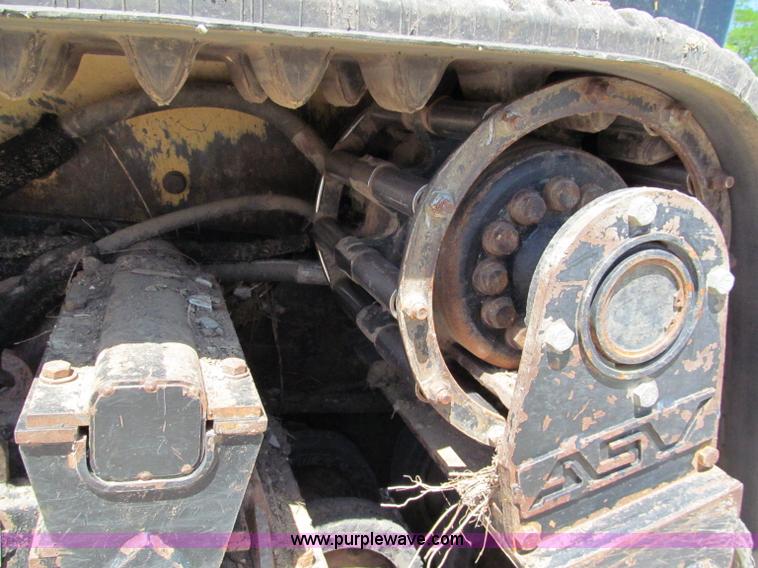 image for item C2506 2005 Caterpillar 267B track skid steer