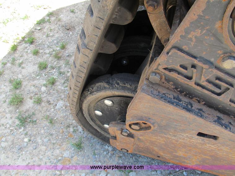 image for item C2506 2005 Caterpillar 267B track skid steer