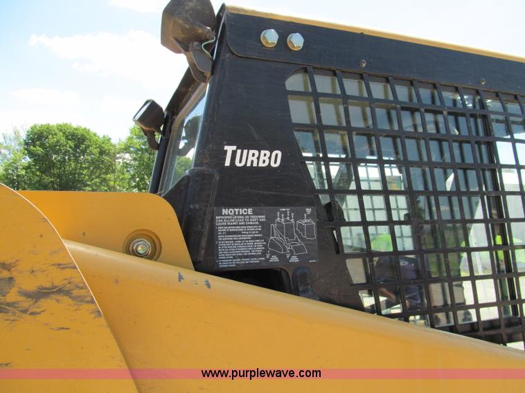 image for item C2506 2005 Caterpillar 267B track skid steer