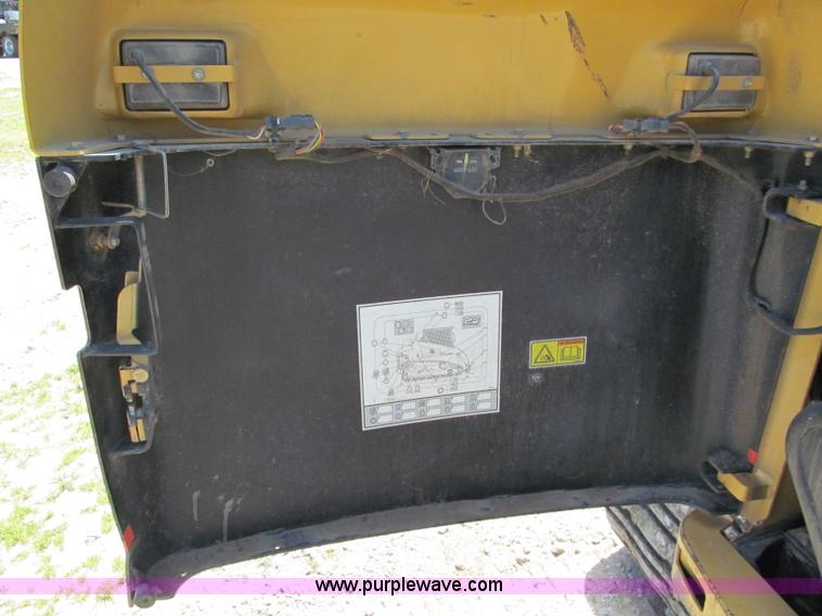 image for item C2506 2005 Caterpillar 267B track skid steer