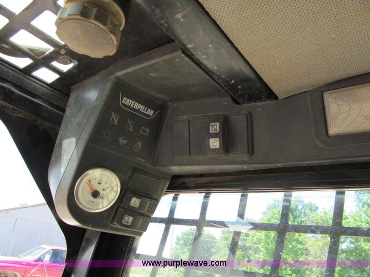 image for item C2506 2005 Caterpillar 267B track skid steer