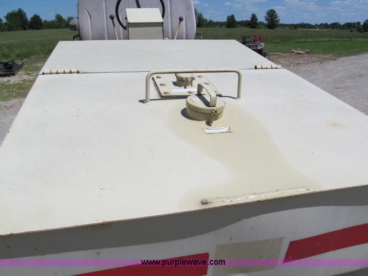 image for item C2507 1987 Rexworks SP400 vibratory articulating double drum roller