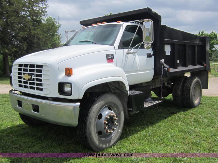 image for item C5487 2000 Chevrolet C6500 dump truck