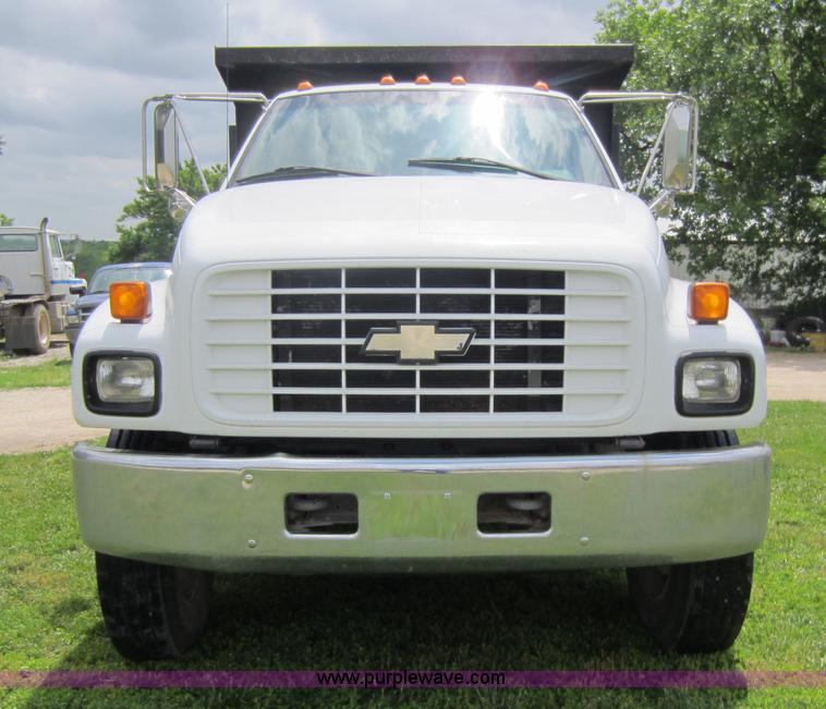 image for item C5487 2000 Chevrolet C6500 dump truck