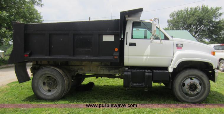 image for item C5487 2000 Chevrolet C6500 dump truck