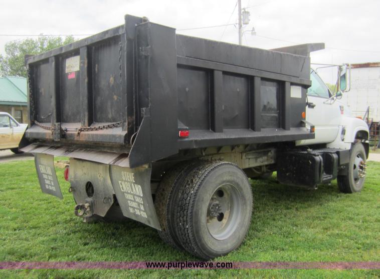 image for item C5487 2000 Chevrolet C6500 dump truck
