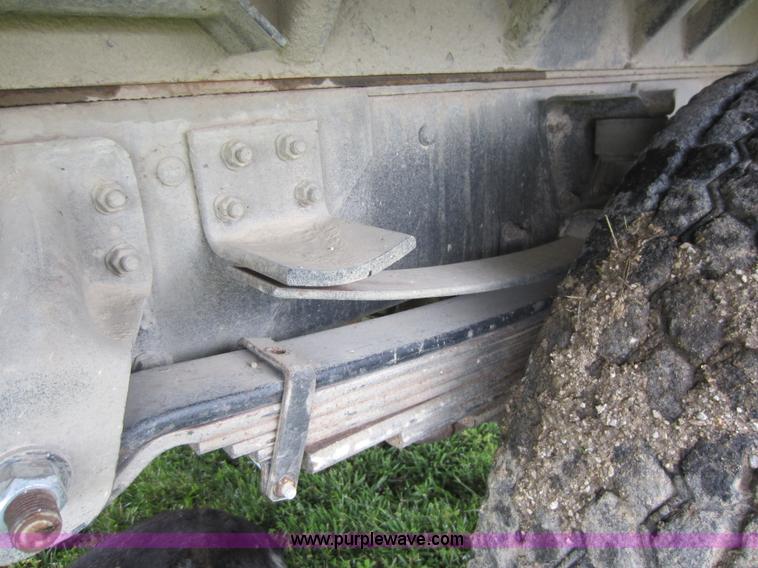 image for item C5487 2000 Chevrolet C6500 dump truck