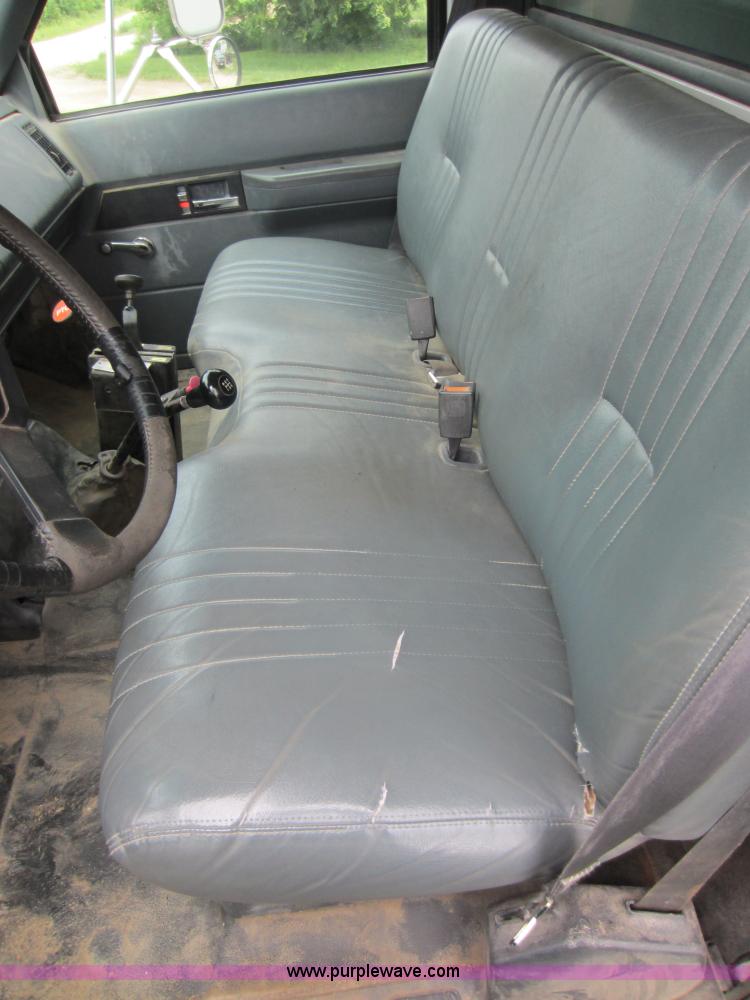 image for item C5487 2000 Chevrolet C6500 dump truck