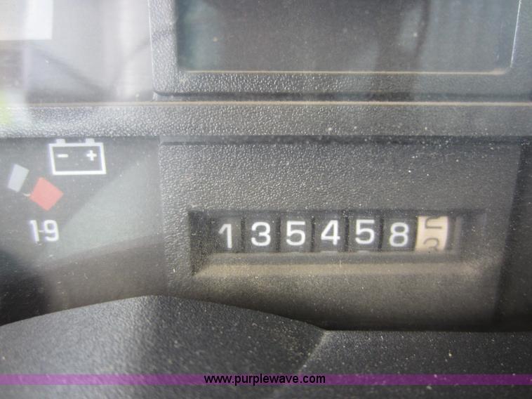 image for item C5487 2000 Chevrolet C6500 dump truck