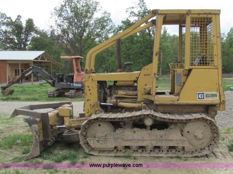 image for item D3164 1983 Caterpillar D3B dozer