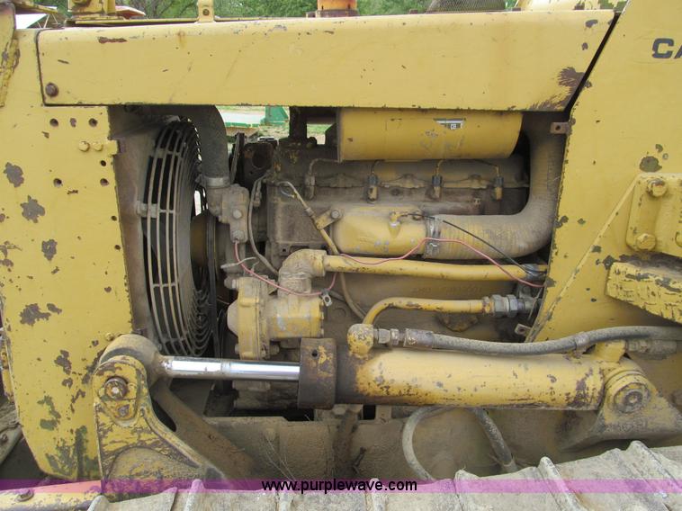 image for item D3164 1983 Caterpillar D3B dozer