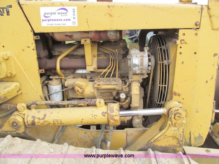 image for item D3164 1983 Caterpillar D3B dozer
