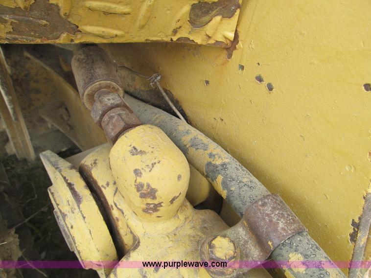 image for item D3164 1983 Caterpillar D3B dozer