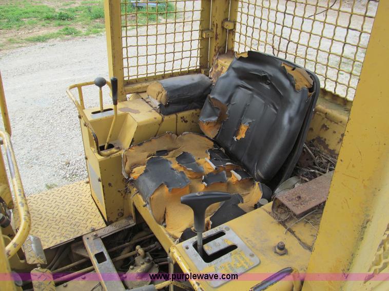 image for item D3164 1983 Caterpillar D3B dozer