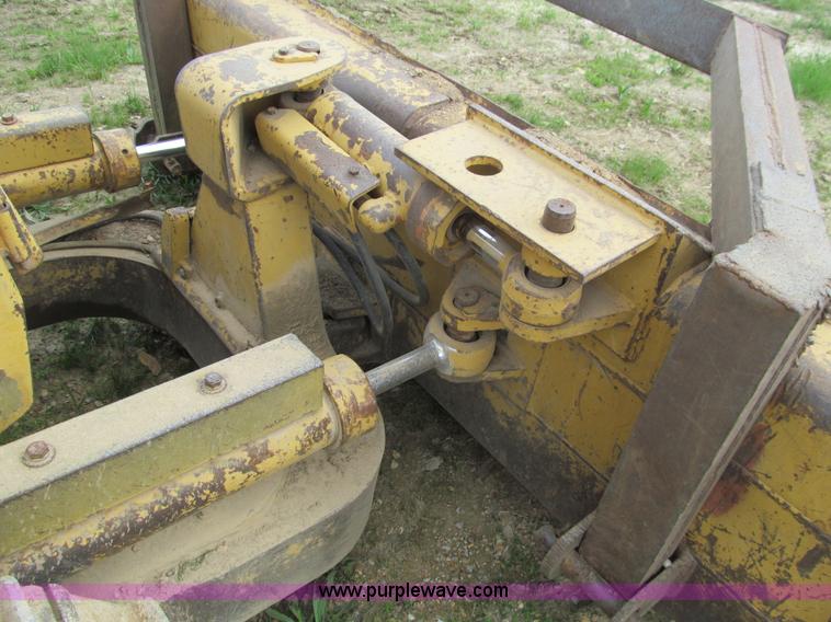 image for item D3164 1983 Caterpillar D3B dozer