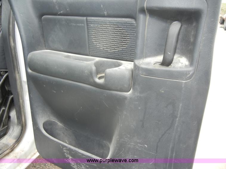 image for item D4053 2002 Chevrolet 2500 HD Silverado pickup truck