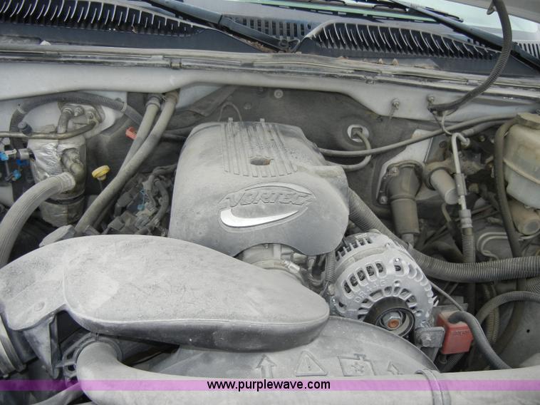 image for item D4053 2002 Chevrolet 2500 HD Silverado pickup truck