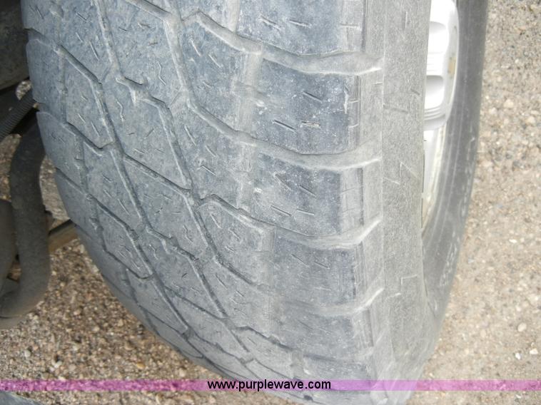 image for item D4053 2002 Chevrolet 2500 HD Silverado pickup truck