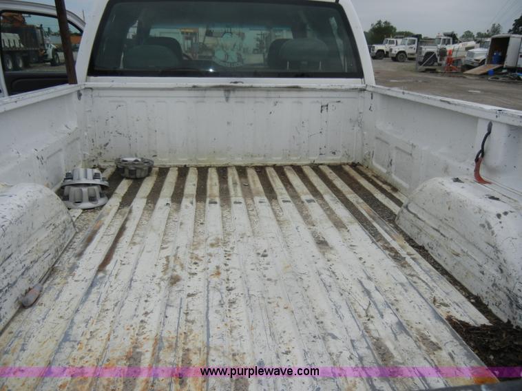 image for item D4053 2002 Chevrolet 2500 HD Silverado pickup truck