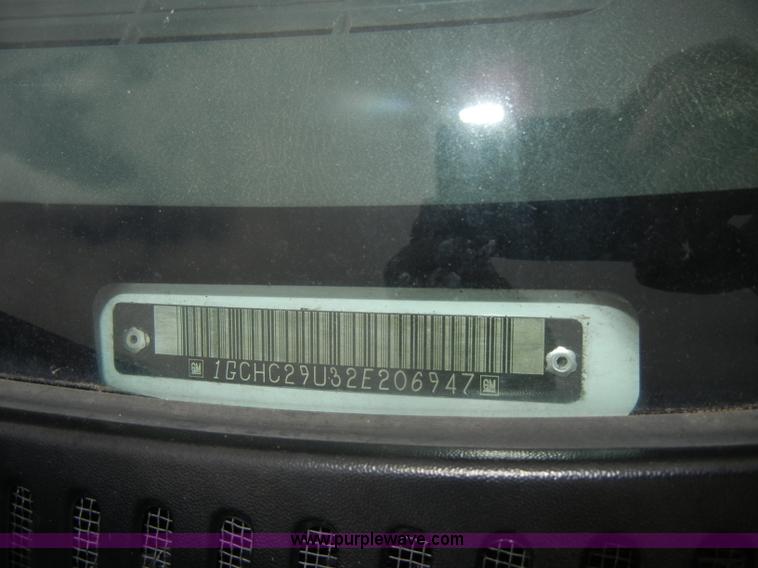 image for item D4053 2002 Chevrolet 2500 HD Silverado pickup truck