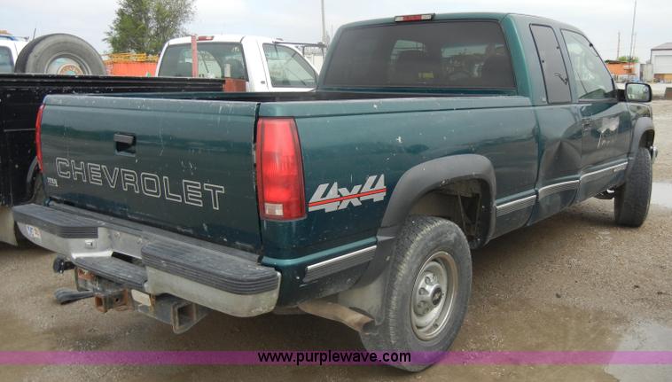 image for item D4054 1998 Chevrolet 2500 Cheyenne pickup truck
