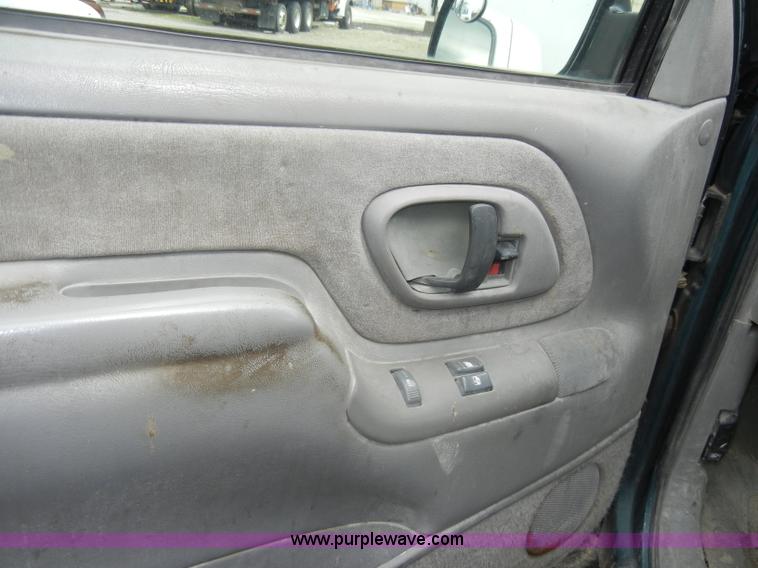 image for item D4054 1998 Chevrolet 2500 Cheyenne pickup truck