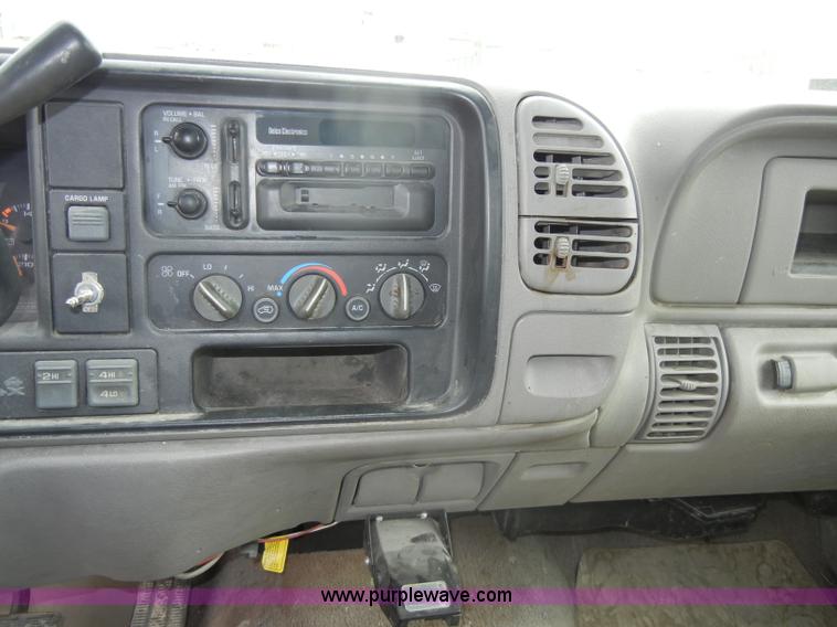 image for item D4054 1998 Chevrolet 2500 Cheyenne pickup truck