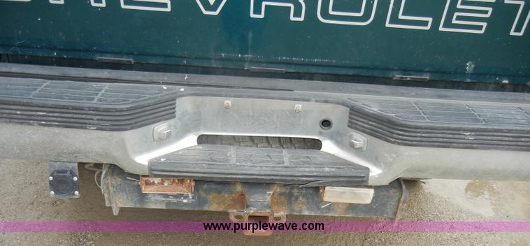 image for item D4054 1998 Chevrolet 2500 Cheyenne pickup truck