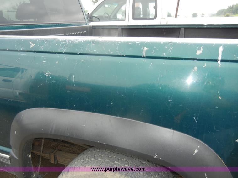 image for item D4054 1998 Chevrolet 2500 Cheyenne pickup truck