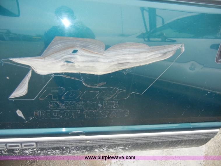 image for item D4054 1998 Chevrolet 2500 Cheyenne pickup truck