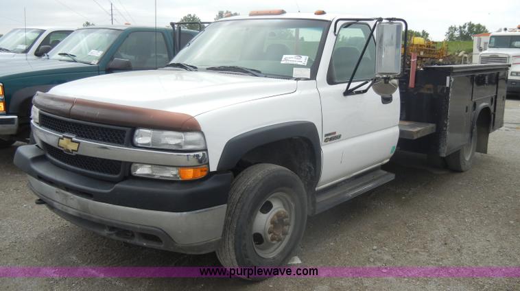 image for item D4055 2001 Chevrolet 3500 Silverado utility truck