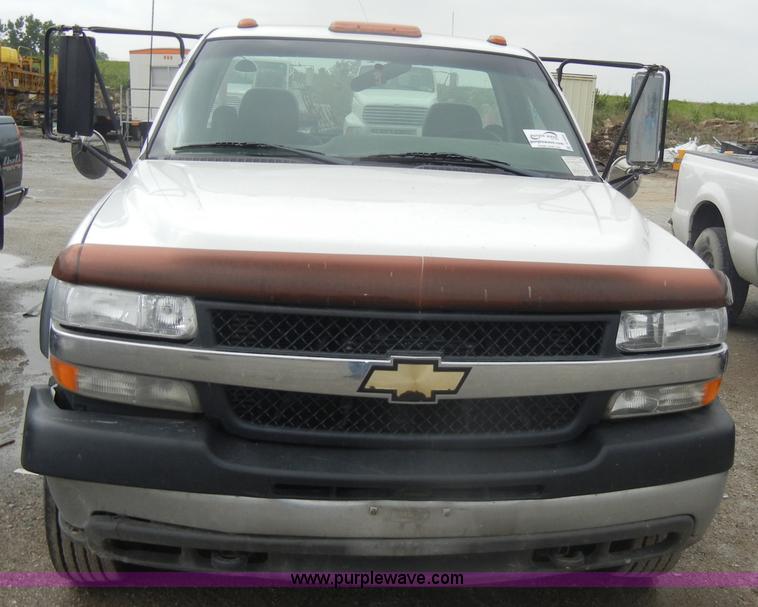 image for item D4055 2001 Chevrolet 3500 Silverado utility truck