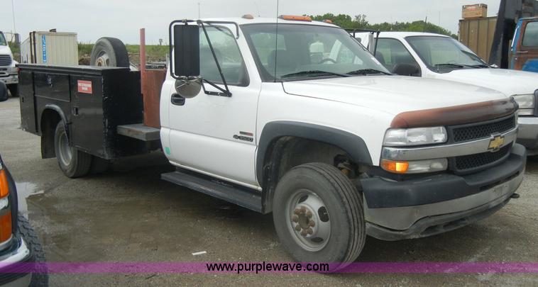 image for item D4055 2001 Chevrolet 3500 Silverado utility truck