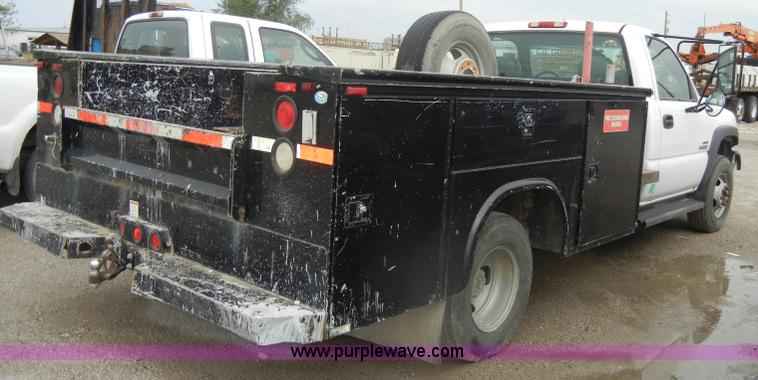 image for item D4055 2001 Chevrolet 3500 Silverado utility truck