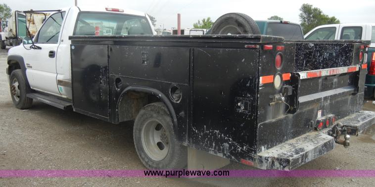 image for item D4055 2001 Chevrolet 3500 Silverado utility truck
