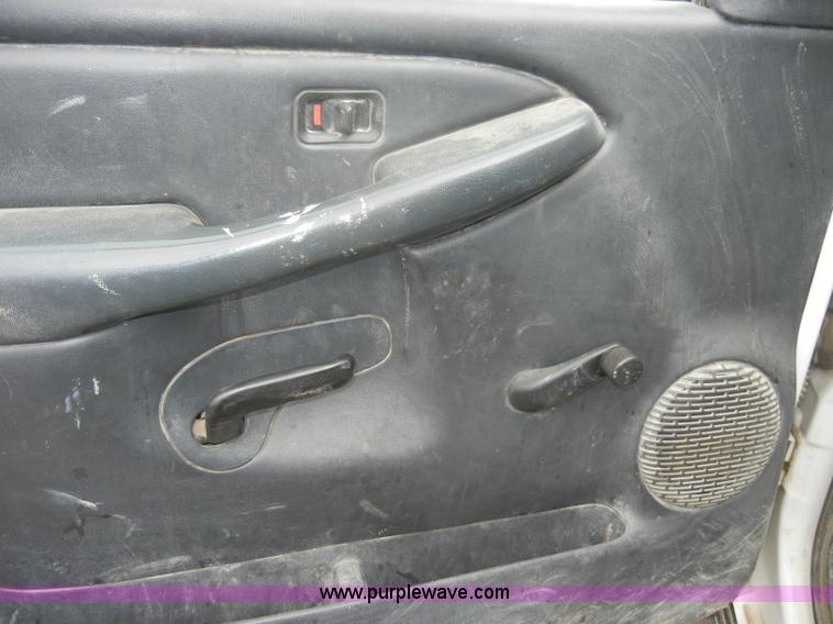 image for item D4055 2001 Chevrolet 3500 Silverado utility truck