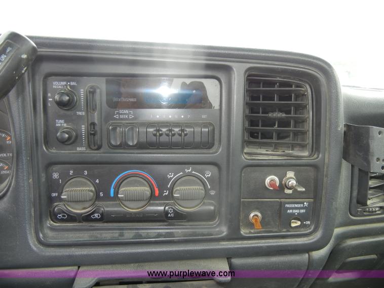 image for item D4055 2001 Chevrolet 3500 Silverado utility truck