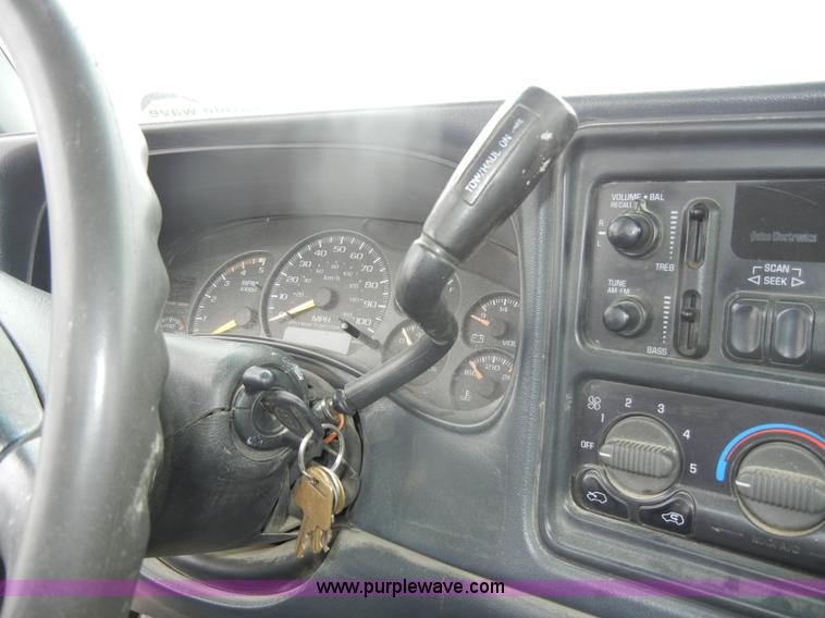 image for item D4055 2001 Chevrolet 3500 Silverado utility truck