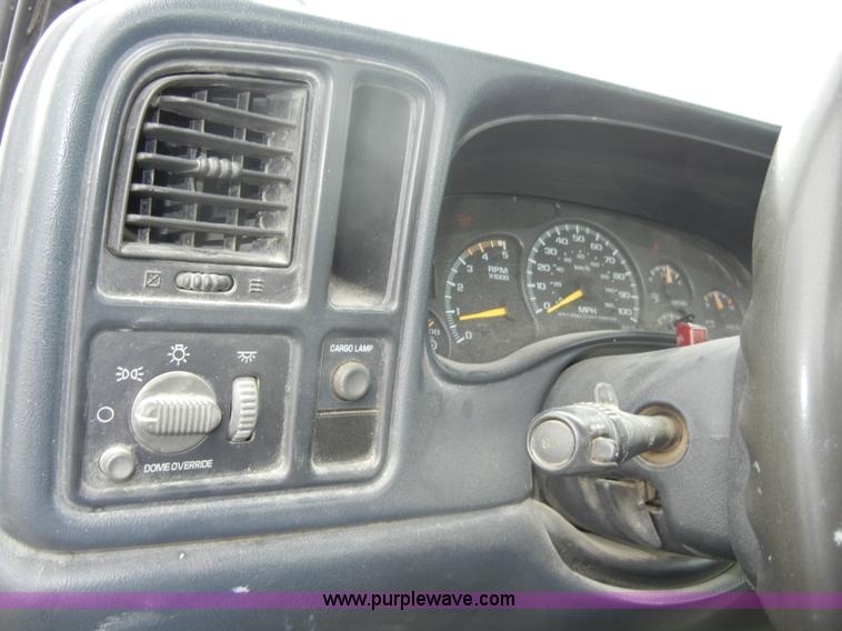 image for item D4055 2001 Chevrolet 3500 Silverado utility truck