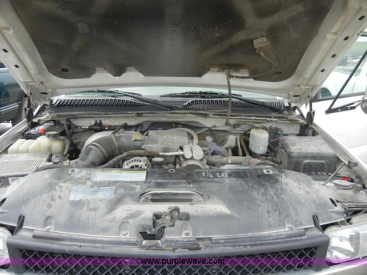 image for item D4055 2001 Chevrolet 3500 Silverado utility truck