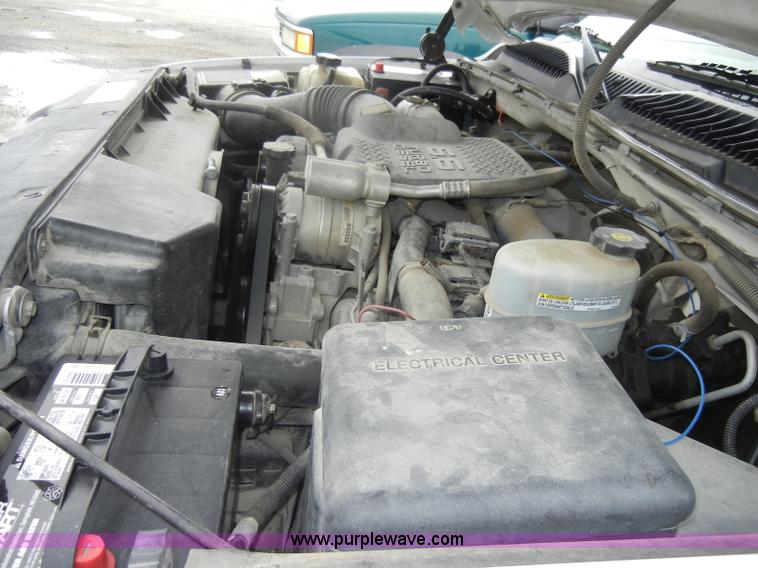 image for item D4055 2001 Chevrolet 3500 Silverado utility truck